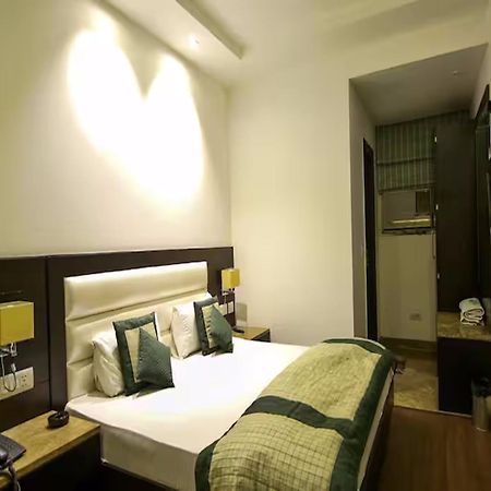 Hotel Chanchal Continental - 02 Mins From New Delhi Railway Station Exteriör bild