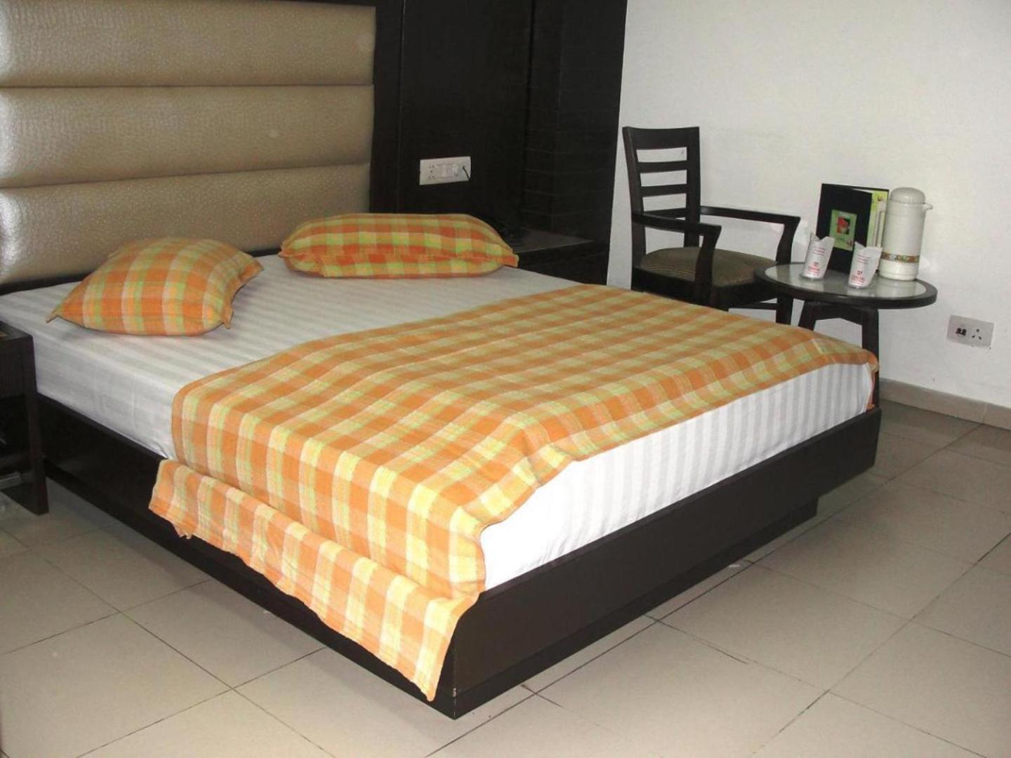 Hotel Chanchal Continental - 02 Mins From New Delhi Railway Station Exteriör bild