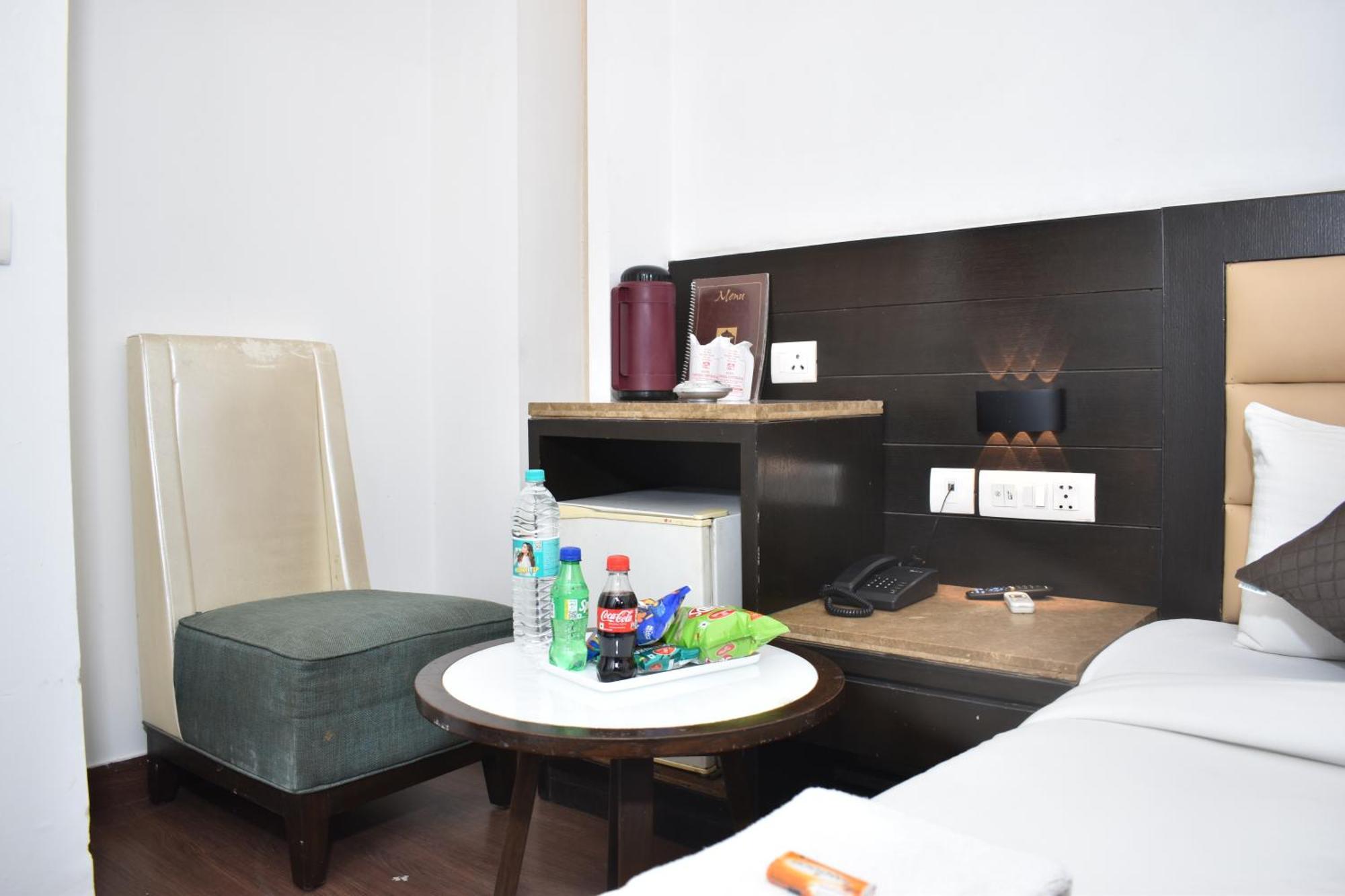 Hotel Chanchal Continental - 02 Mins From New Delhi Railway Station Exteriör bild