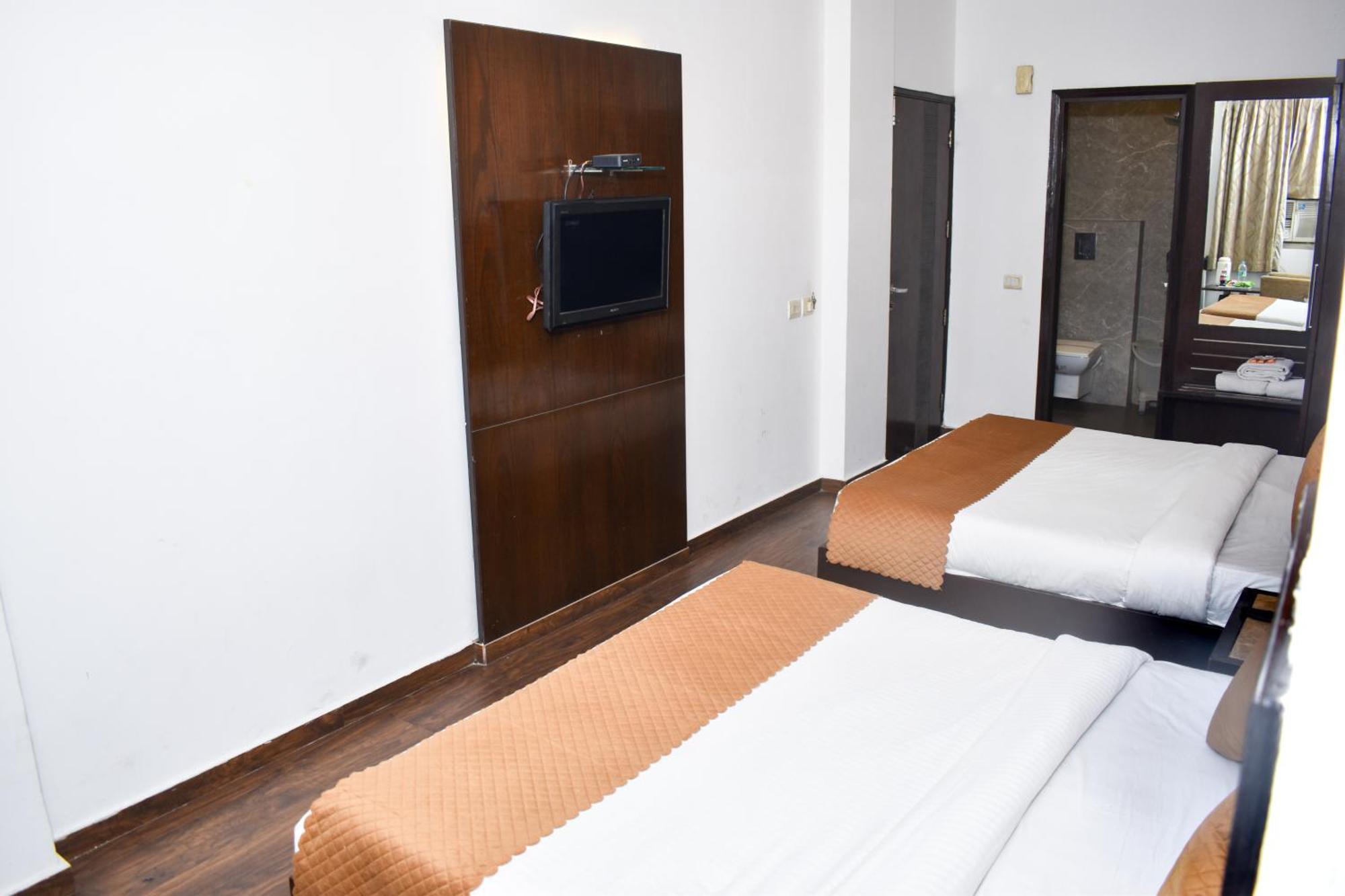 Hotel Chanchal Continental - 02 Mins From New Delhi Railway Station Exteriör bild