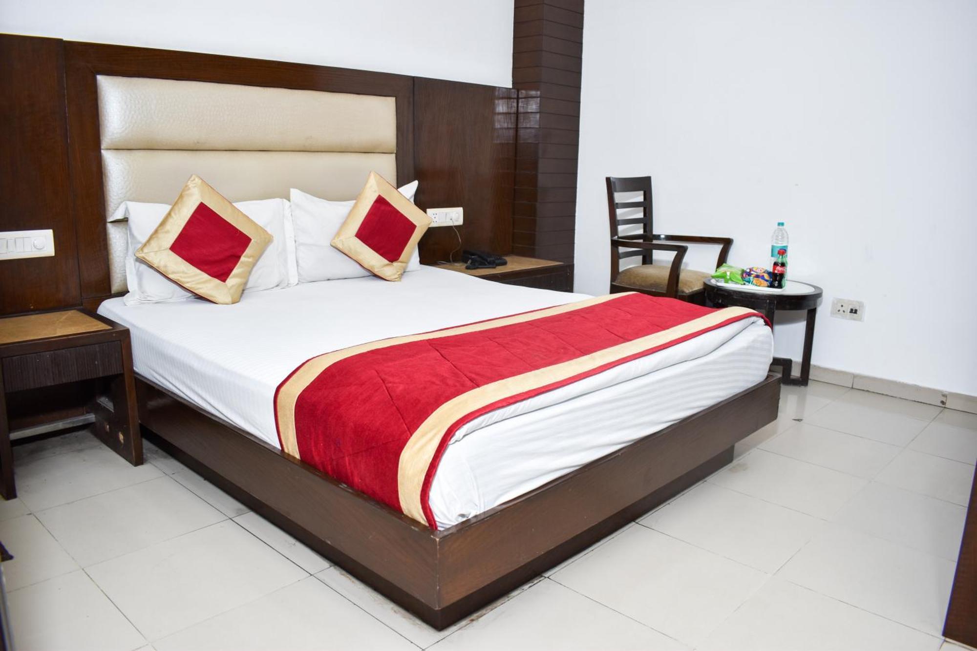 Hotel Chanchal Continental - 02 Mins From New Delhi Railway Station Exteriör bild