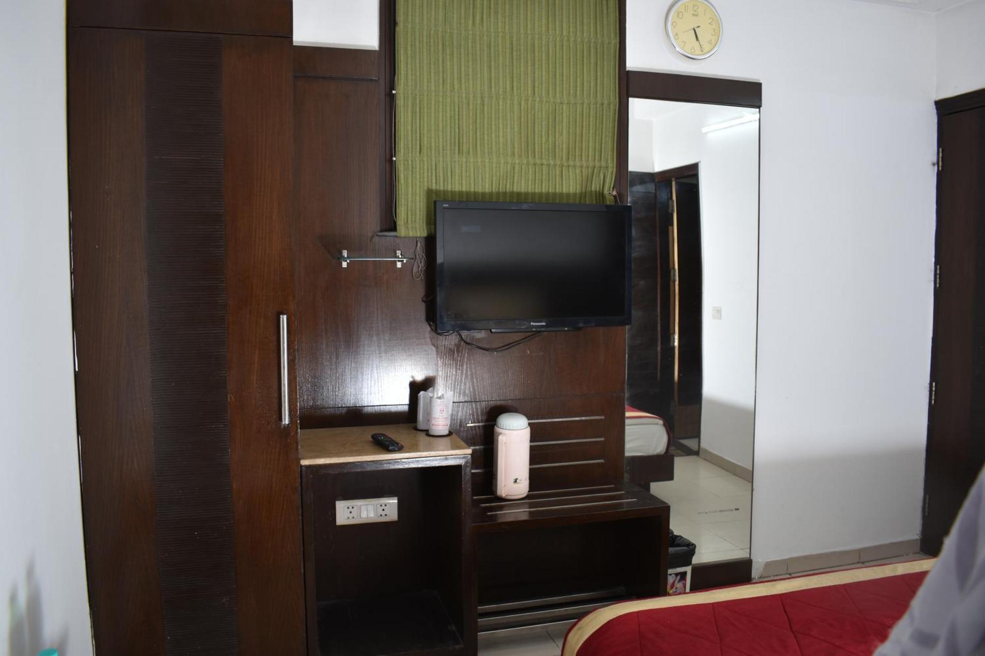 Hotel Chanchal Continental - 02 Mins From New Delhi Railway Station Exteriör bild