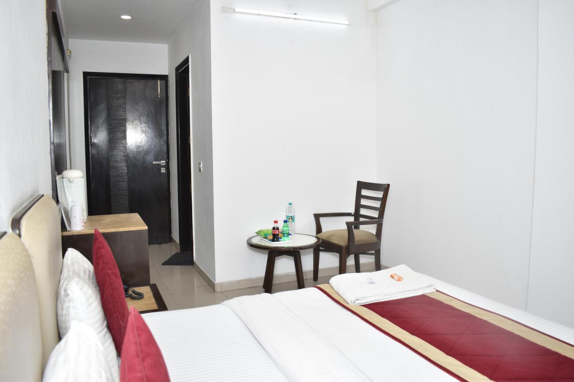 Hotel Chanchal Continental - 02 Mins From New Delhi Railway Station Exteriör bild