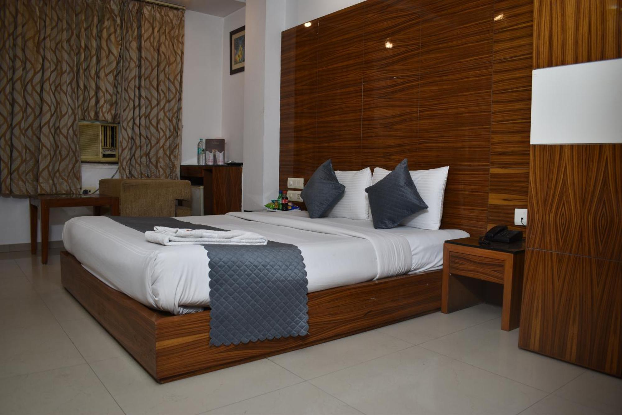 Hotel Chanchal Continental - 02 Mins From New Delhi Railway Station Exteriör bild