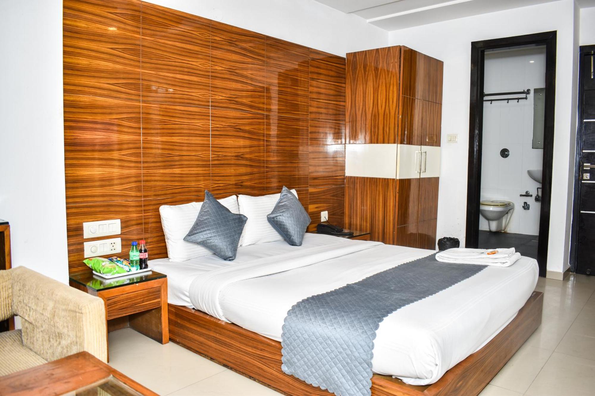 Hotel Chanchal Continental - 02 Mins From New Delhi Railway Station Exteriör bild