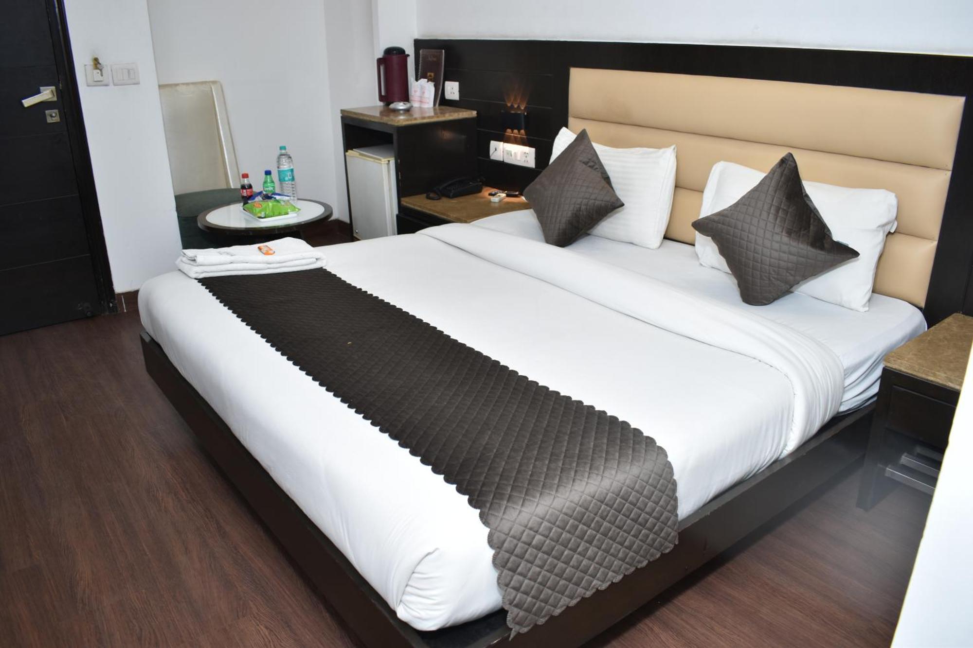 Hotel Chanchal Continental - 02 Mins From New Delhi Railway Station Exteriör bild