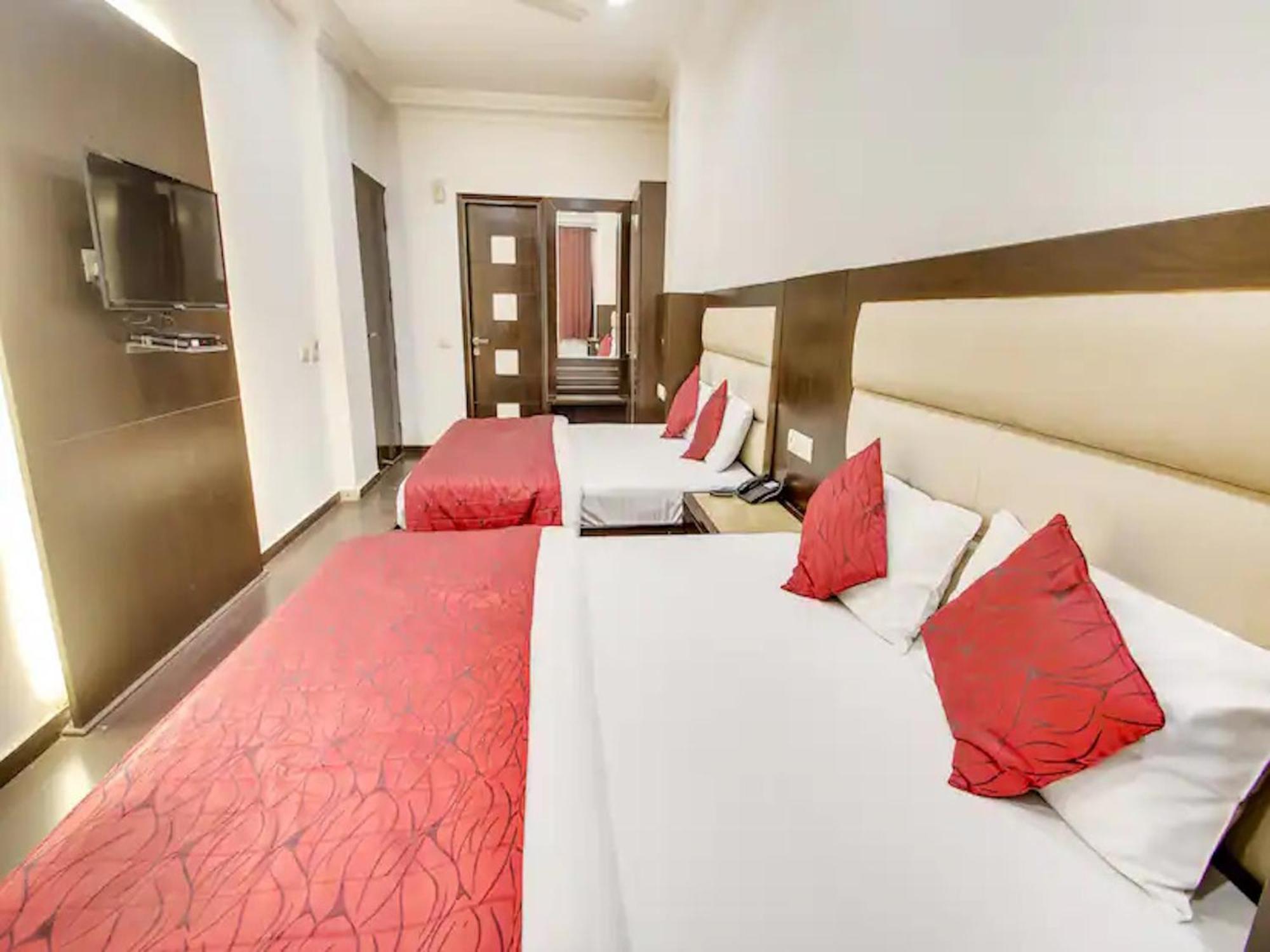 Hotel Chanchal Continental - 02 Mins From New Delhi Railway Station Exteriör bild